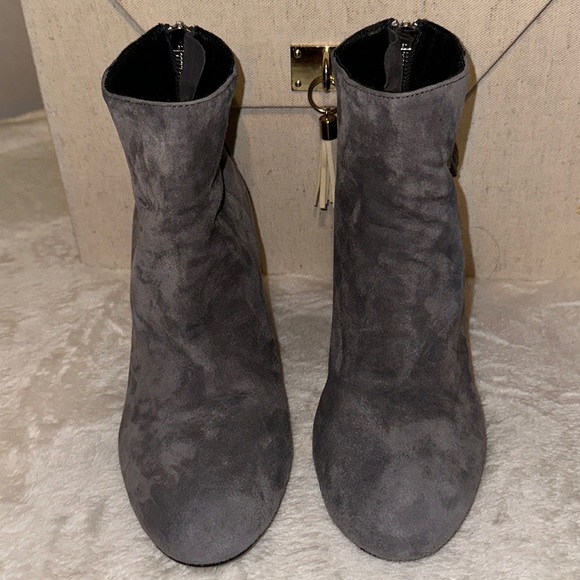 STEVE MADDEN Gray Suede Booties w/ zipper - Picture 1 of 6